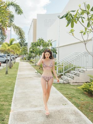 Lee Chae Eun – Russell Pink Bikini – 16.05.19