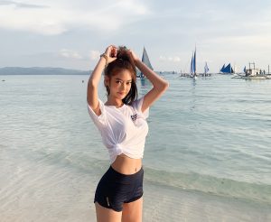 Park Jeong Yoon – White Shirt Beachwear