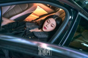 [Girlt 果 团 网] No.107 Weiwei-Beauty vs luxury cars which one do you choose!