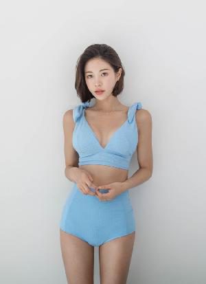 An Seo Rin – Beachwear – 17.06.2018