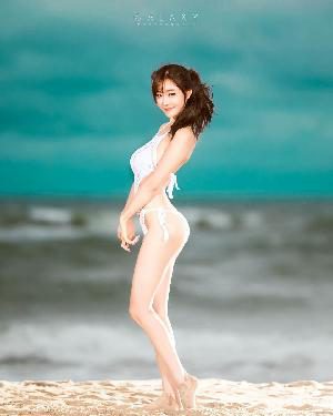 Choi Seul Ki –  Swimsuit