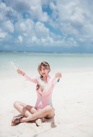 Beachwear Set – 28.03.2018 – Jin Si Hyun