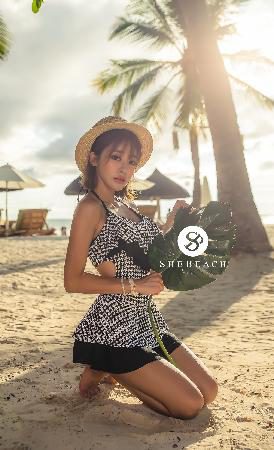 04.03.2018 – Jung Hee – Beachwear Set