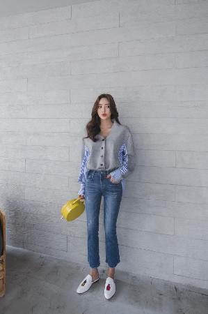 Kim Bo Ram – 22.02.2018 – Jeans Set