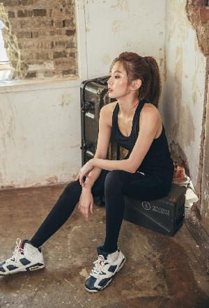 03.08.2018 – Lee Chae Eun – Fitness Set