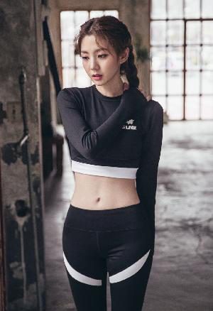 Fitness Set – 10.07.2018 – Lee Chae Eun