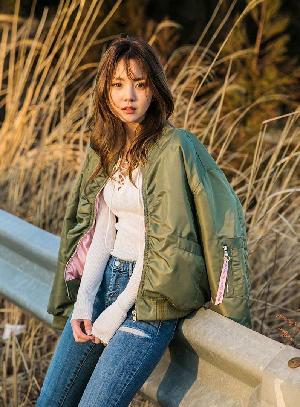 Jeans Set – Lee Chae Eun – 08.04.2017
