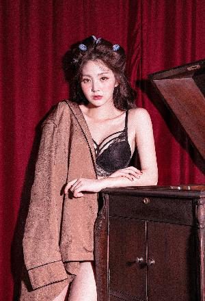 Lee Chae Eun – 01.09.2017 – Lingerie Set