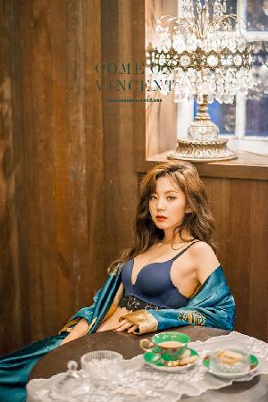 27.12.2017 – Lingerie Set – Lee Chae Eun