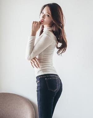 16.01.2018 – Jeans Set – Park Jung Yoon