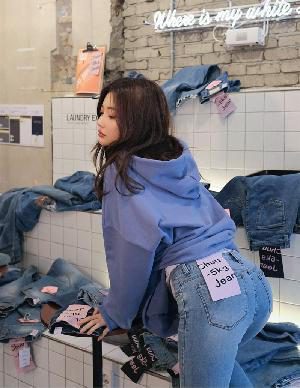 11.04.2018 – Jeans Set – Seo Sung Kyung
