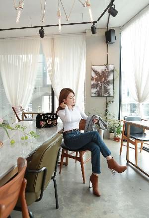 Jeans Set – 20.09.2017 – Shin So Jung