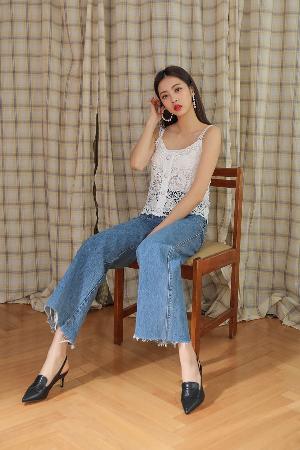 Yun Soo Jin – 11.04.2018 – Jeans Set