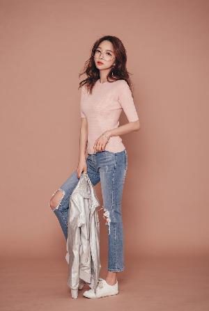 05.04.2017 – Jeans Set – Park SooYeon