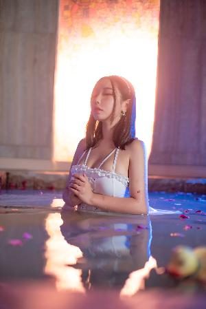 [网 红 COSER] Anime blogger Mu zero Mu0 – Spa Reflection