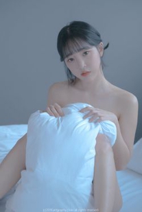 South Korea, Jiang Renqing, “Sexy Vest + Passion” [ARTGRAVIA] Photo Album