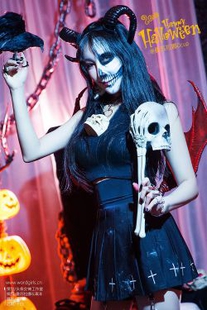 [Headline goddess wordgirls] Man Sulina – Halloween witch