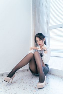 [网 红 COSER photo] Xuan Xiao Xue Sister – OL Home Socks Temptation