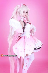 Coser little sister Potato Godzilla – Sakura Miku set