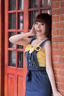 Taiwan cute sister white / Li Yizhen “outside shot picture” photo collection