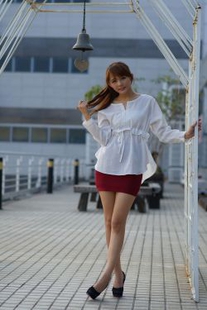 [Taiwan Zhengmei] Su Qingyuan “Wu Ri High Speed Rail ~ Street Pacing Buttock Skirt” photo collection