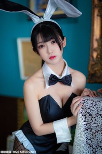 [糖] TML.010 “Kato Hui Rabbit Girl” Photo Album