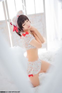 [糖] Vol.155 “Strawberry Printing Xiaotong Cloth” photo set