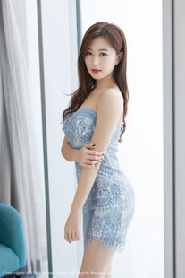 [人 xiuren] no.2237 Yang Ziyan Cynthia “Tube top Skirt and Middle Socks” Photo Album