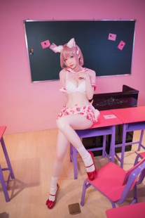 Big breasts Mengmei Xiaoyi You1 “Strawberry Cake Cat” Photo Collection