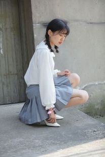 [Nise] No.072 Small Orange – Tagata Painting Pleated Skirt