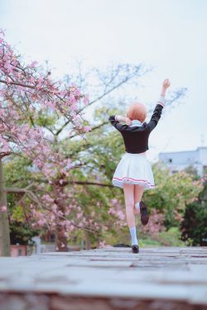 Anime blogger Nantao Momoko “Wood Book Sakura Uniform” Photo Album