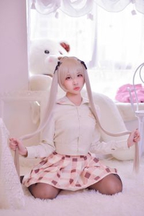 [Cosplay] Popular Coser Two Sau Nisa – Diamei School Uniform