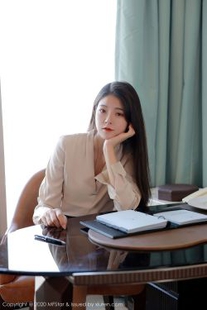[Model Academy Mfstar] Vol.418 Laura Su Yuzhen – Classic Workplace Secretary OL Series