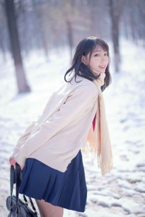[网 红 COSER photo] Zhou Yu is cute rabbit – snow view JK set