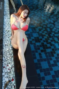 [人 xiuren] NO.2972 Beauty Seven Mia – Outdoor Swimming Pool Red Swimsuit Series
