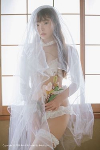 Liu Wei’s “White Girl and Flower” [BOLOLI Waulou] BOL.090 Photo Collection