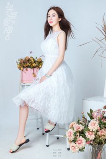 Yiyang “Hua Ye Xianchang Trace Fairy” [Headline Goddess Toutiaogirls] Photo Album