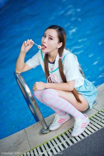 Ai Xiaoyan “Human Bubble bath + Japanese student clothing pool lollipop” [人 xiuren] no.866 photo set