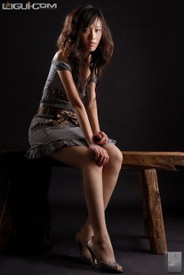 Model Wang Wei “Iraqis alone is fascinated” [柜 liGUI] silk foot photo picture