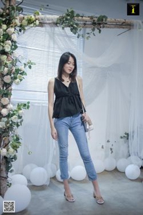 Model Yunzhi “Everyday Jeans with Silk” [IESS 奇思趣向] Photo Album of Beautiful Legs and Silk Feet