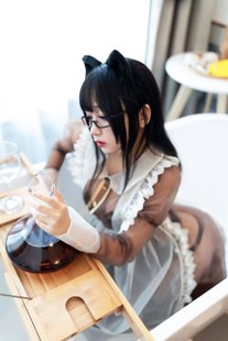 “Brown Transparent Maid” [Meow Sugar Movie] VOL.125 Photo Album