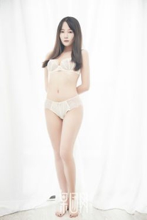 He Jiaying’s “Pure Girl” [Guo Group Girl] No.116 Photo Album