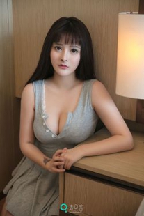 Yang Manni’s “Beautiful Breast Pajamas” [Aodouke] Photo Album