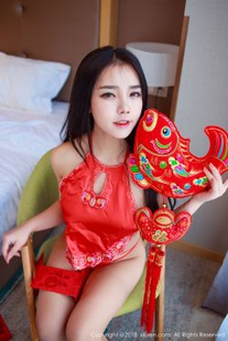 Xia Xueai’s “New Year’s Hot Red Dudou Underwear Private Room” [秀人XiuRen] No.921 Photo Album