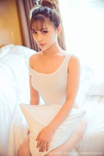 Zhou Yuran’s “High Fork Swimsuit, Busty Underwear, High Heeled Beautiful Legs, White Ultra-short I-Shape Vest” [秀人网XiuRen] No.633 Photo Album