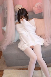 “White Silk and White Sweater” [Senluo Foundation] X-012 Photo Album