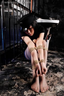 Model Wen Jing “The Thrilling of Prison Binding” [丽柜美拍LiGui] Photo pictures of beautiful legs and jade feet