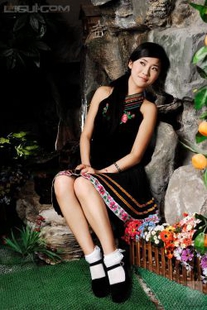Model Karuru “Interracial Scenery Beautiful Feet” [丽柜LiGui] Photo pictures of stockings and jade feet