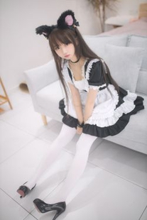 Miss Coser Xueqi “White Silk Maid” Photo Album