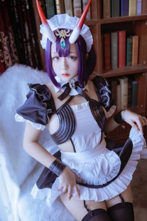 Coser Rina Jiao “The Drinking Maid” Photo Album